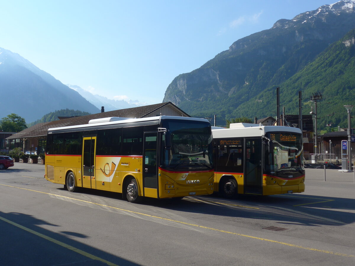 (225'811) - Fl�ck, Brienz - Nr. 24/BE 868'724 - Iveco am 11. Juni 2021 in Meiringen, Postautostation