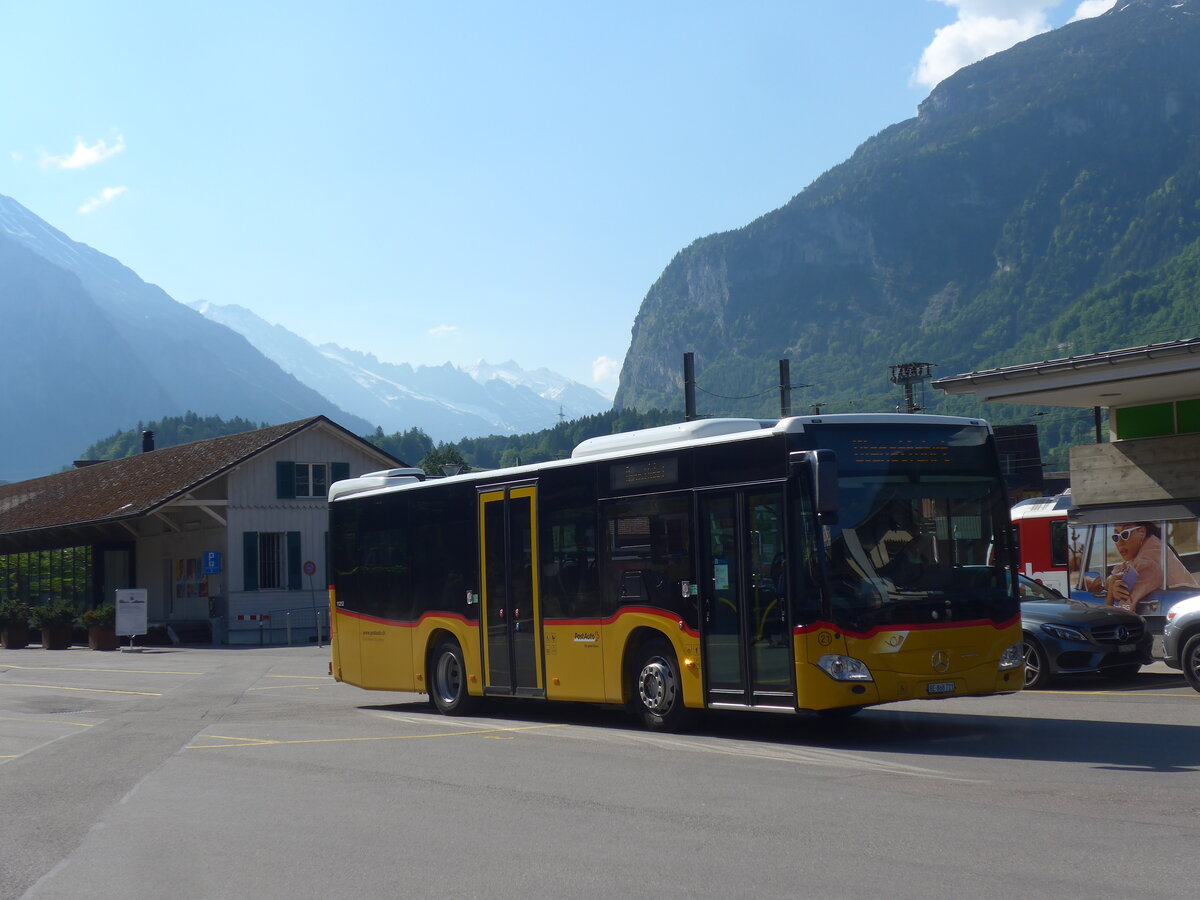 (225'821) - Fl�ck, Brienz - Nr. 21/BE 868'721 - Mercedes am 11. Juni 2021 in Meiringen, Postautostation