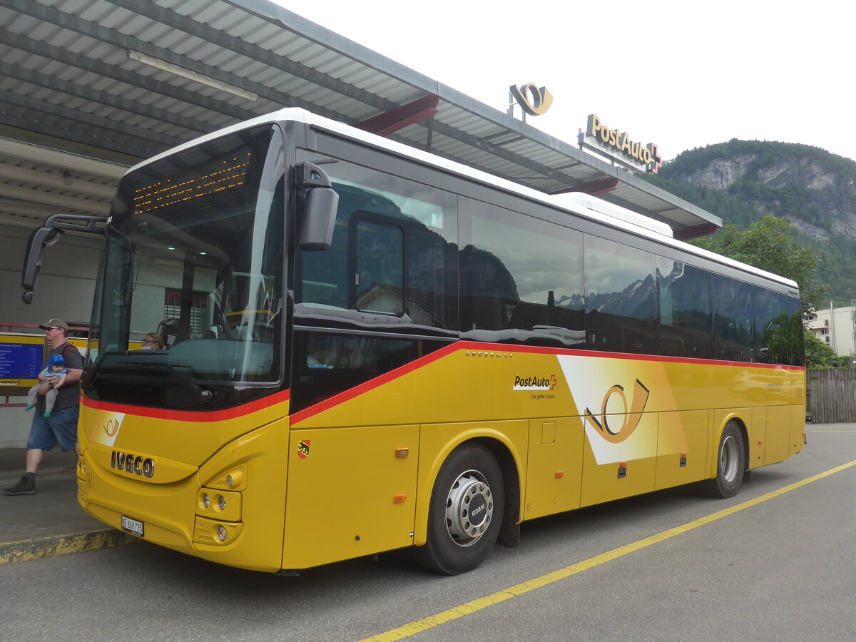 (226'116) - Fl�ck, Brienz - Nr. 25/BE 868'725 - Iveco am 3. Juli 2021 in Meiringen, Postautostation