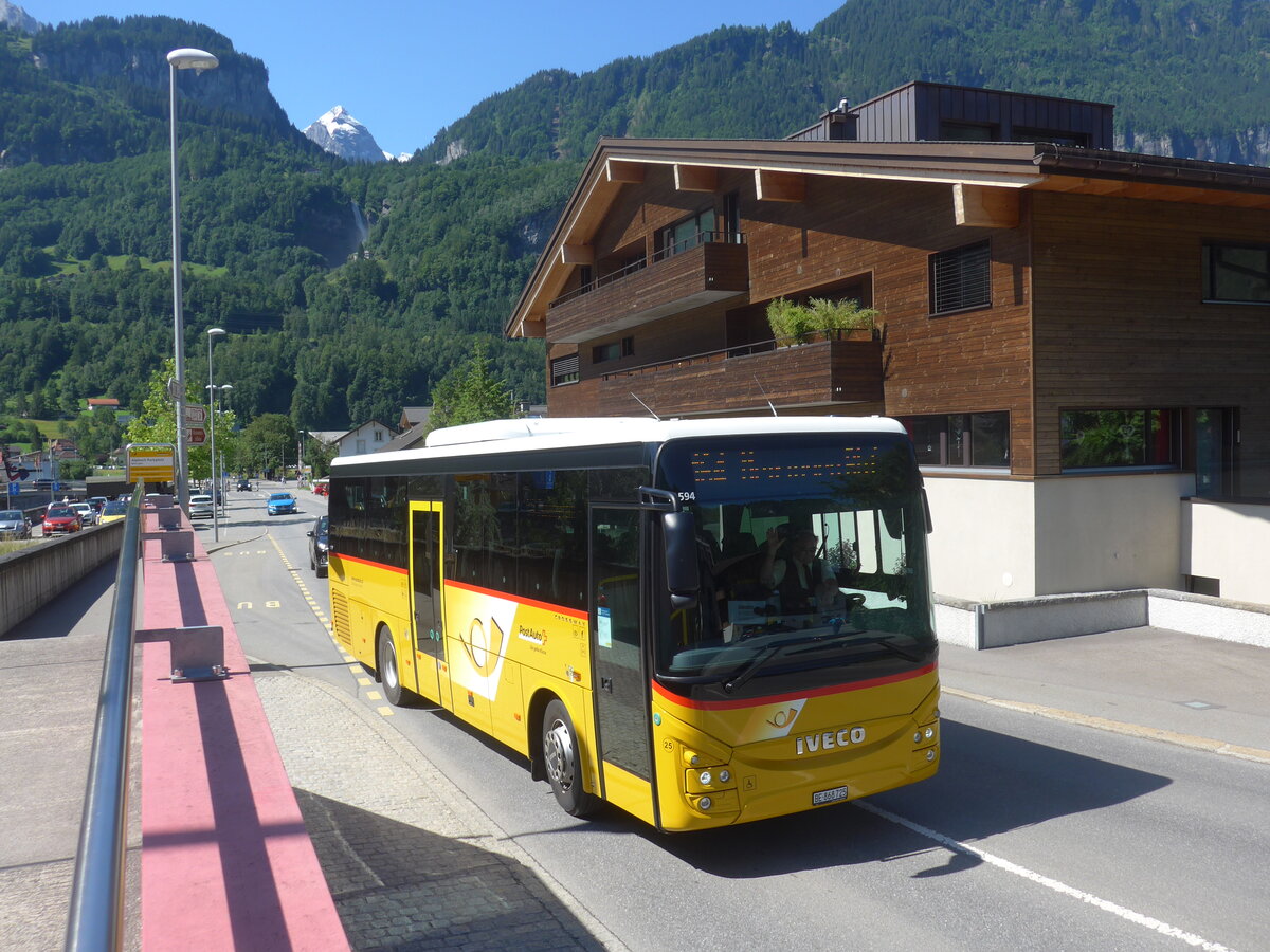 (226'258) - Fl�ck, Brienz - Nr. 25/BE 868'725 - Iveco am 10. Juli 2021 in Meiringen, Alpbach Parkplatz