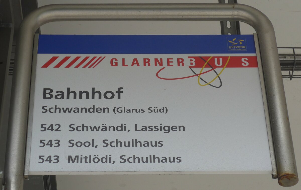 (226'424) - GLARNER BUS- Haltestellenschild - Schwanden (Glarus S�d), Bahnhof - am 12. Juli 2021
