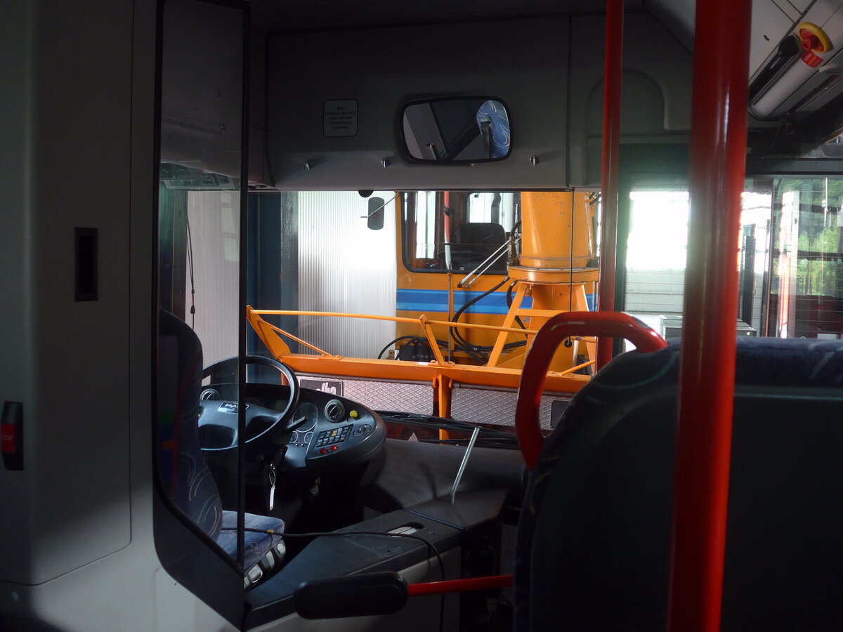 (226'468) - AS Engi - Nr. 7 - MAN/G�ppel am 12. Juli 2021 in Engi, Garage (Innenaufnahme)