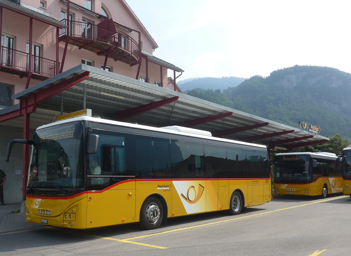 (226'706) - Fl�ck, Brienz - Nr. 26/BE 868'726 - Iveco am 24. Juli 2021 in Meiringen, Postautostation