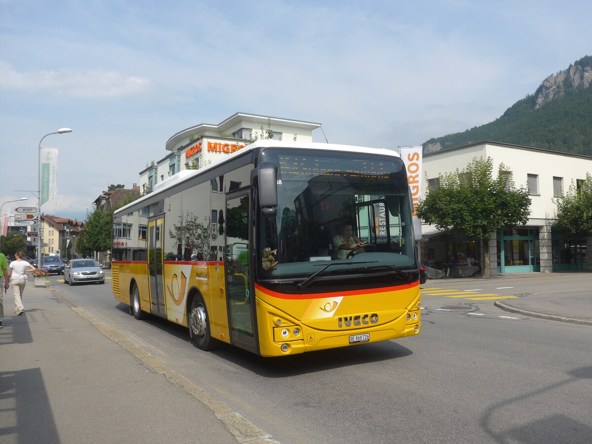 (226'709) - Fl�ck, Brienz - Nr. 26/BE 868'726 - Iveco am 24. Juli 2021 in Meiringen, Bahnhofstrasse