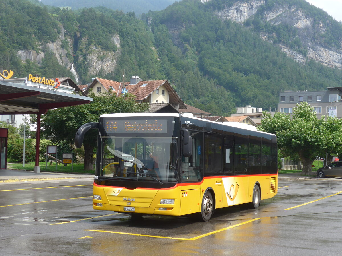 (226'742) - PostAuto Bern - BE 422'461 - MAN/G�ppel (ex AVG Meiringen Nr. 61) am 24. Juli 2021 in Meiringen, Postautostation