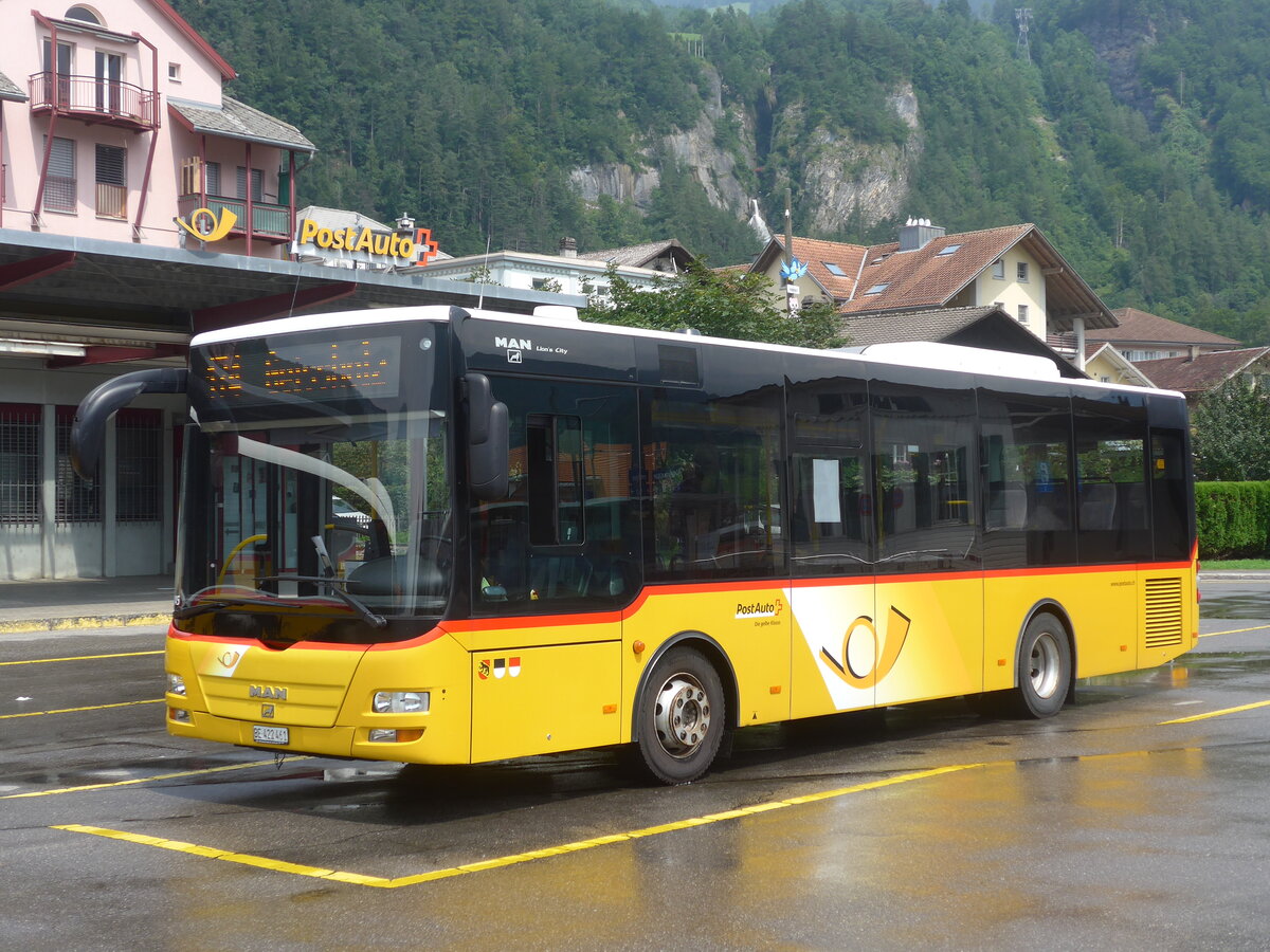 (226'743) - PostAuto Bern - BE 422'461 - MAN/G�ppel (ex AVG Meiringen Nr. 61) am 24. Juli 2021 in Meiringen, Postautostation