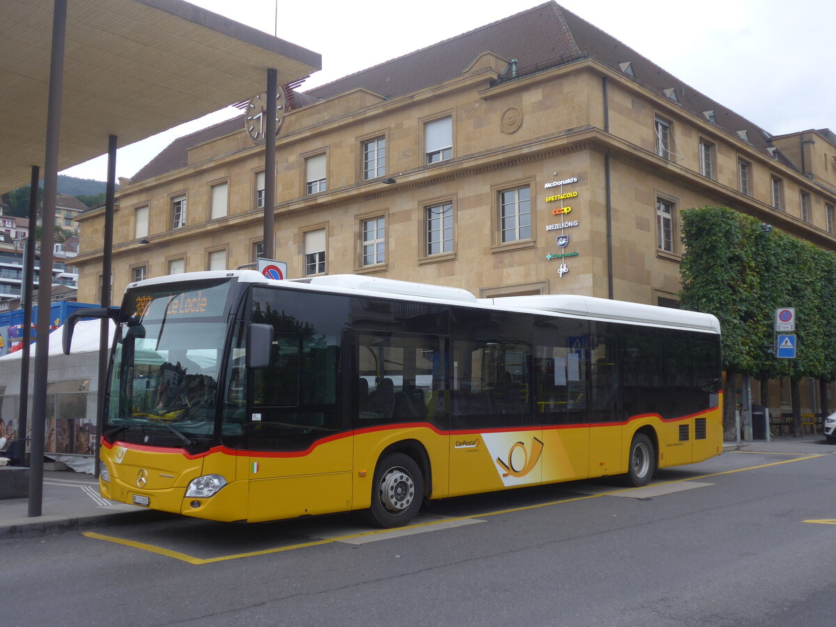 (226'831) - CarPostal Ouest - NE 113'901 - Mercedes am 1. August 2021 beim Bahnhof Neuch�tel