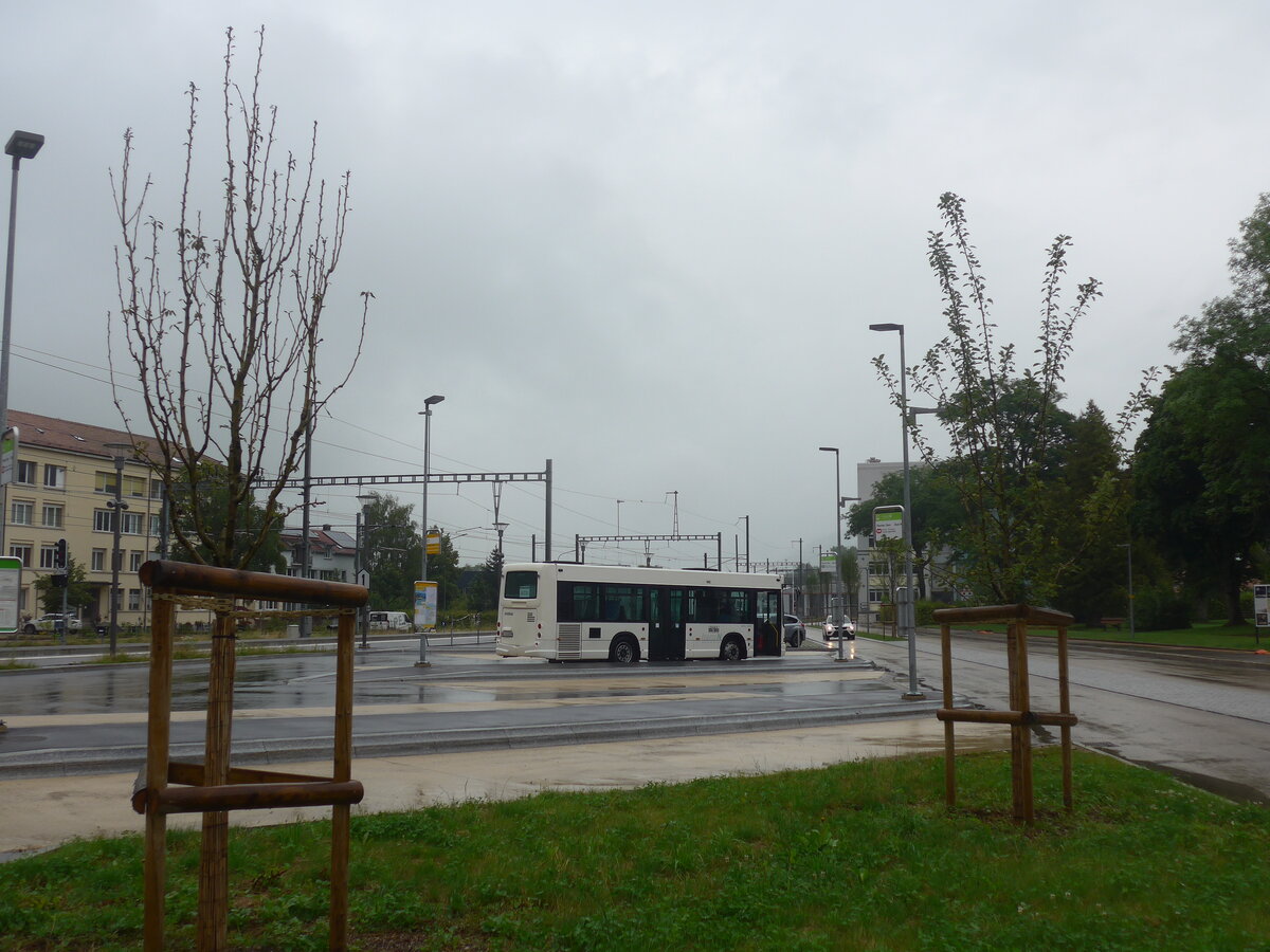 (226'848) - Taxicab, Neuch�tel - NE 114'020 - Irisbus am 1. August 2021 beim Bahnhof Fleurier (Einsatz transN)