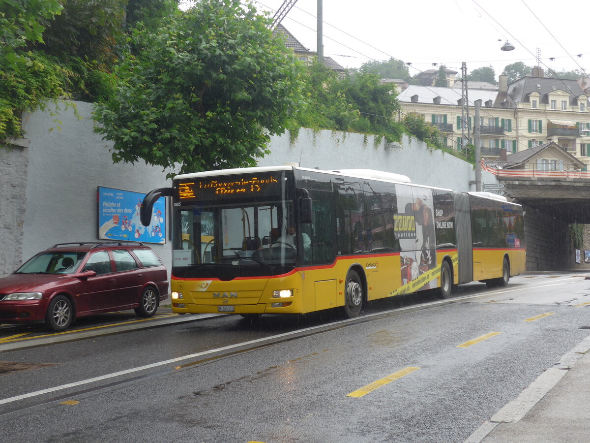 (226'929) - Buchard, Leytron - NE 165'374 - MAN (ex VS 141'737; ex Nr. 158) am 1. August 2021 in Neuch�tel, Avenue de la Gare (Einsatz CarPostal)