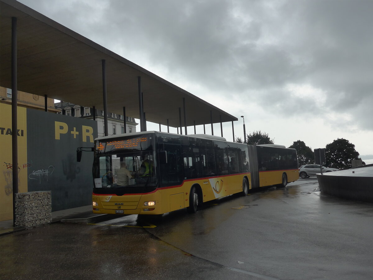 (226'936) - PostAuto Bern - Nr. 665/NE 165'366 - MAN (ex BE 656'302) am 1. August 2021 beim Bahnhof Neuch�tel (Einsatz CarPostal)