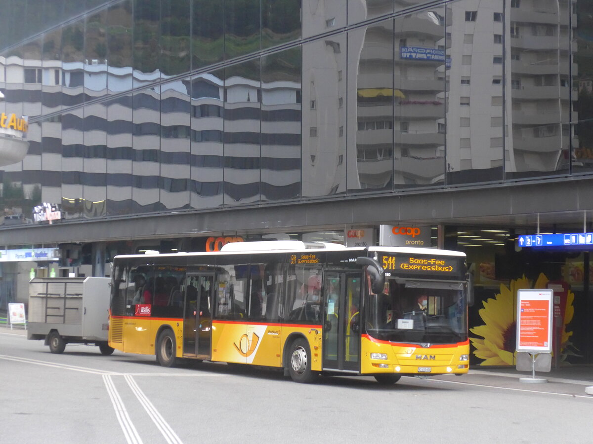 (227'595) - PostAuto Wallis - VS 455'600 - MAN am 29. August 2021 beim Bahnhof Visp