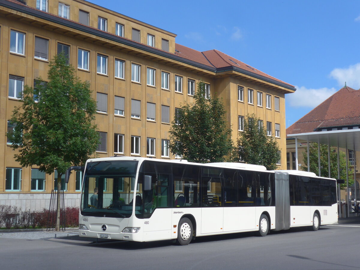 (228'111) - Intertours, Domdidier - Nr. 480/FR 300'480 - Mercedes (ex Nr. 210; ex STI Thun Nr. 134) am 18. September 2021 beim Bahnhof La Chaux-de-Fonds