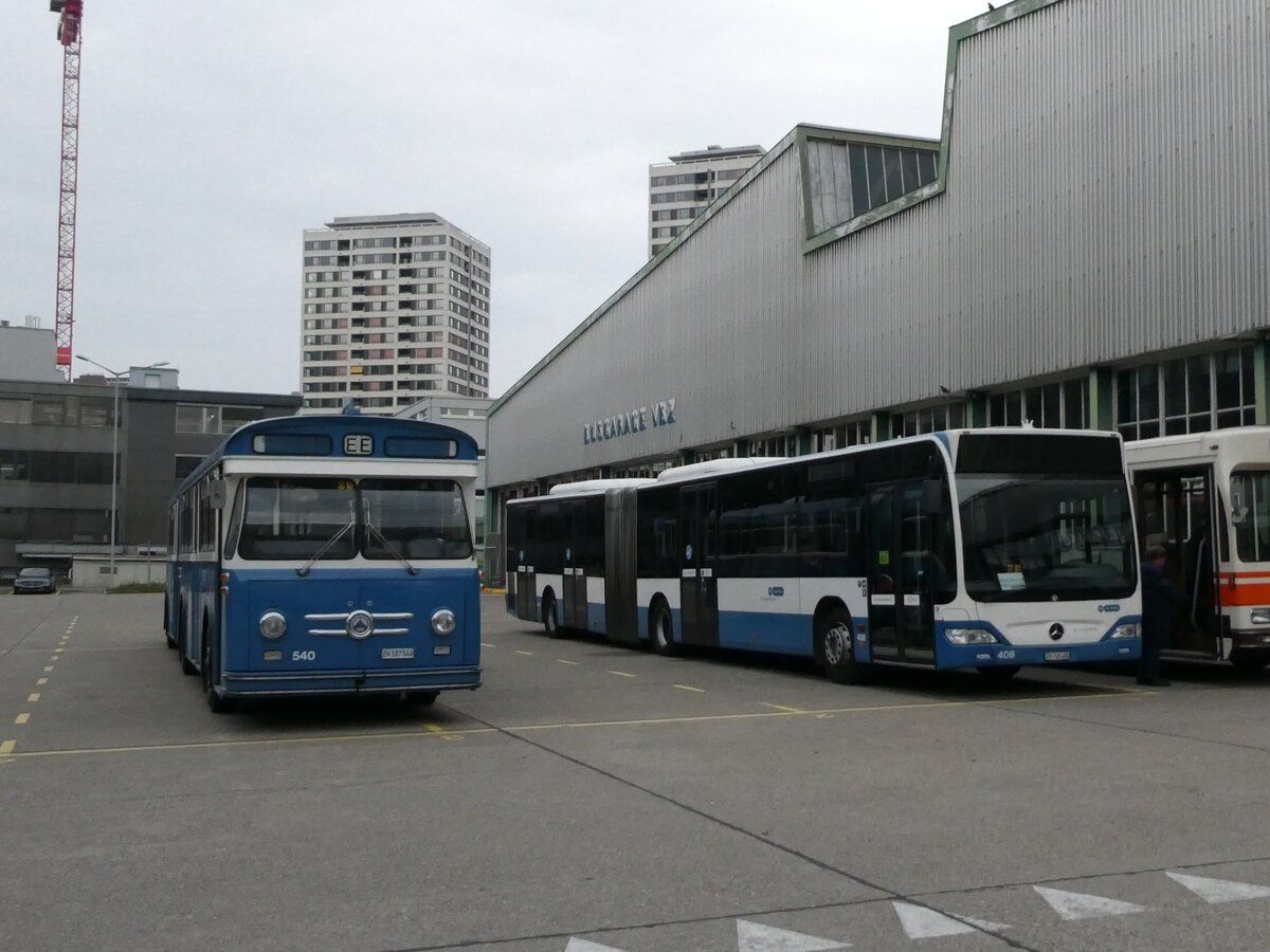 (228'344) - VBZ Z�rich (TMZ) - Nr. 540/ZH 187'540 - Saurer/Saurer (ex Nr. 7540; ex Nr. 540) + Nr. 408/ZH 745'408 - Mercedes am 26. September 2021 in Z�rich, Garage Hardau
