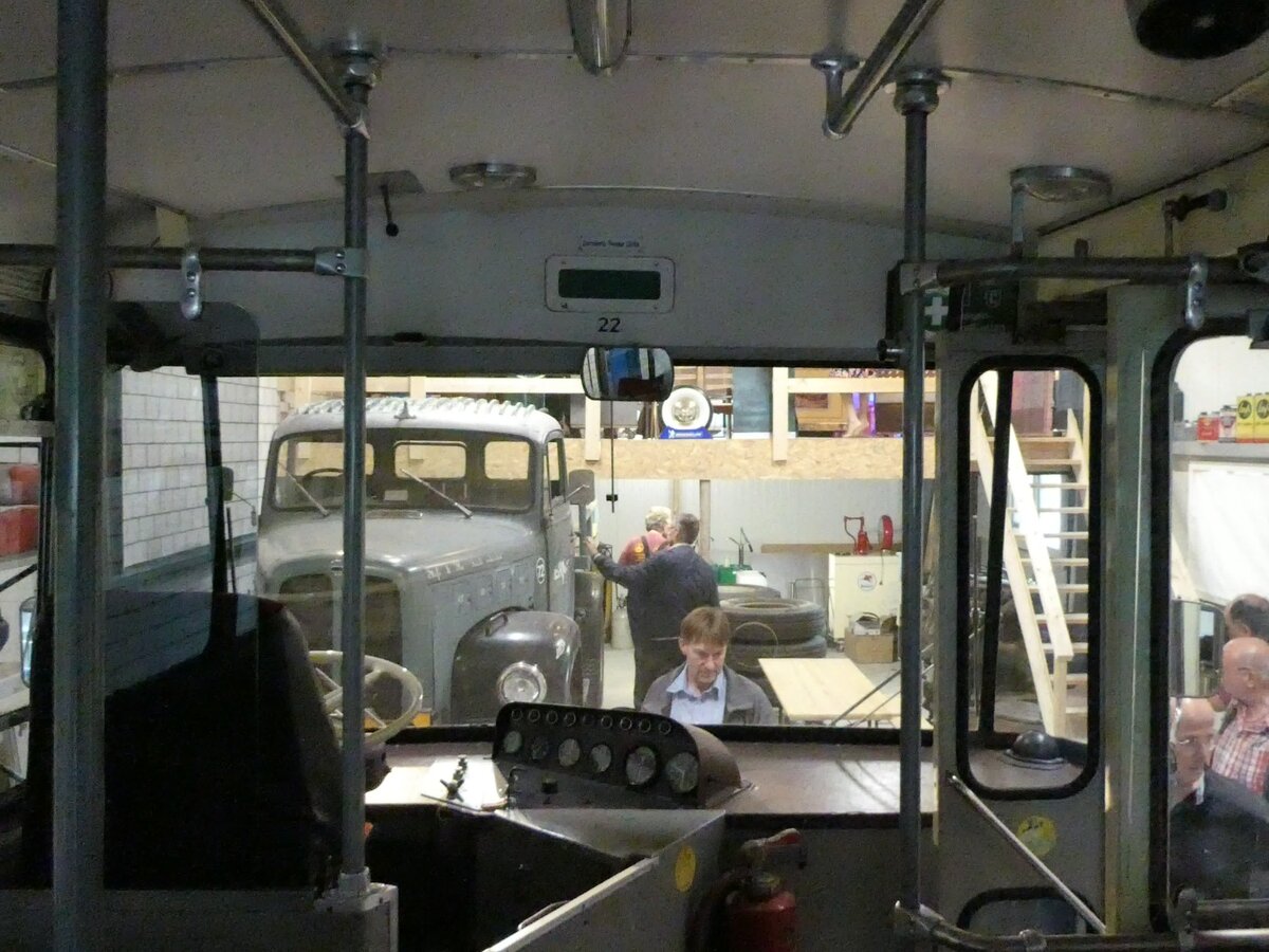 (228'427) - Borer, Neuhausen - Nr. 7 - Saurer/T�scher (ex Heiniger, B�tzberg; ex ASS Schleitheim Nr. 22; ex ASS Schleitheim Nr. 7) am 26. September 2021 in Hallau, Dickistrasse (Innenaufnahme)