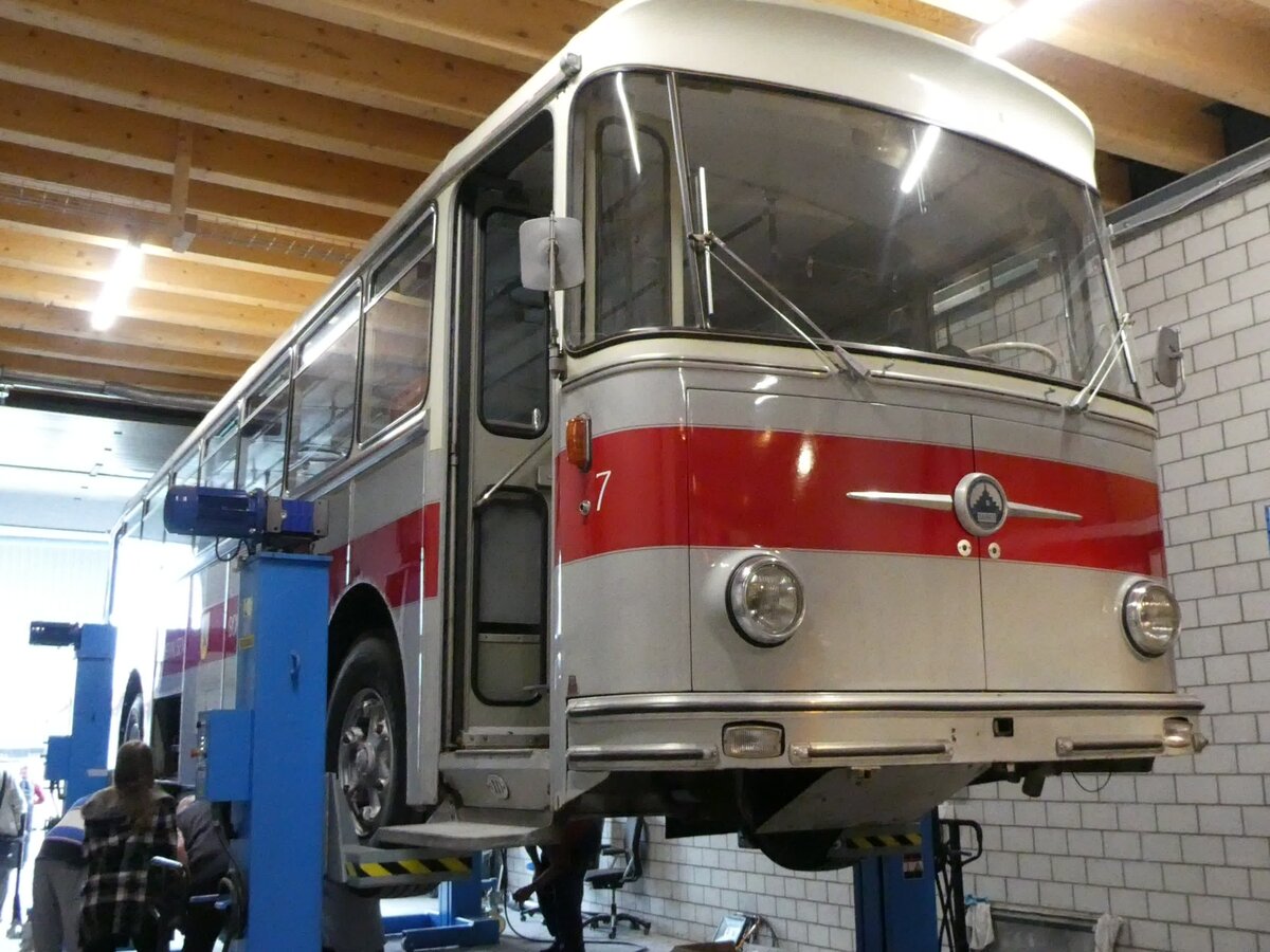 (228'434) - Borer, Neuhausen - Nr. 7 - Saurer/T�scher (ex Heiniger, B�tzberg; ex ASS Schleitheim Nr. 22; ex ASS Schleitheim Nr. 7) am 26. September 2021 in Hallau, Dickistrasse