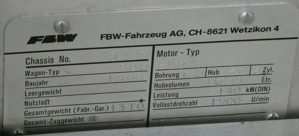 (228'551) - Typenschild - P 24'167 - am 2. Oktober 2021 in N�fels, FBW-Museum