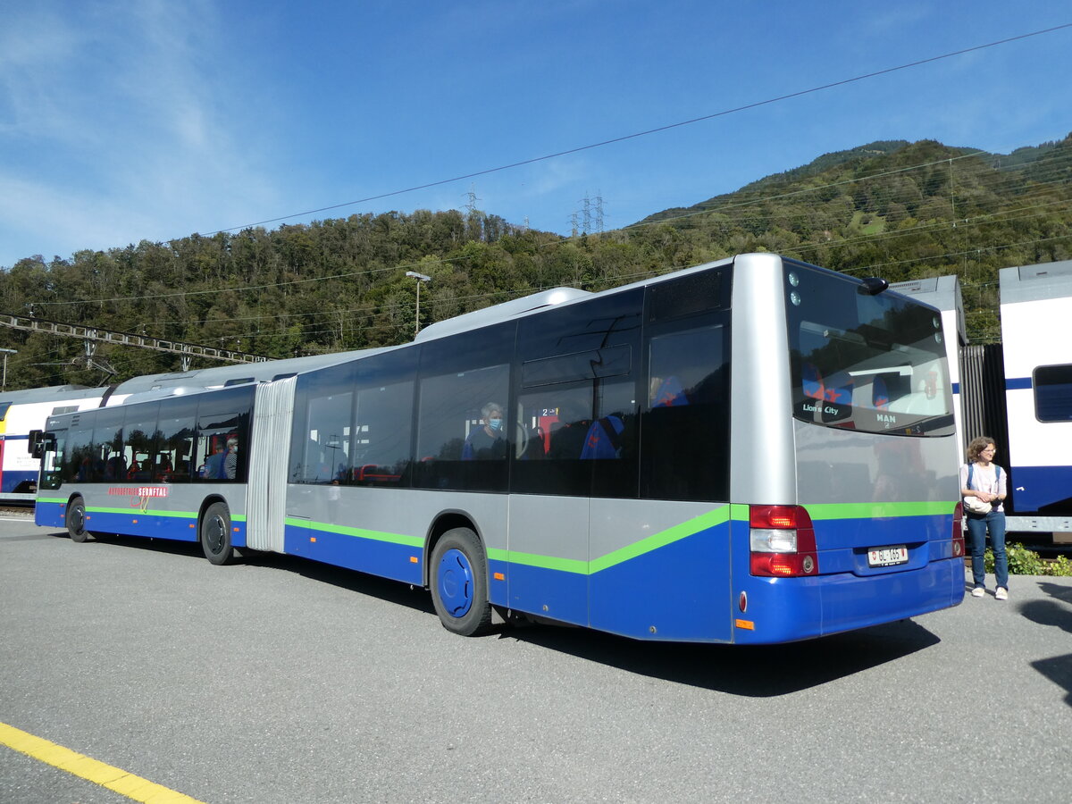 (228'605) - AS Engi - Nr. 15/GL 165 - MAN (ex TPL Lugano Nr. 438; ex Ryffel, Uster; ex Stucki, Porrentruy; ex SBC Chur Nr. 91) am 2. Oktober 2021 beim Bahnhof Ziegelbr�cke