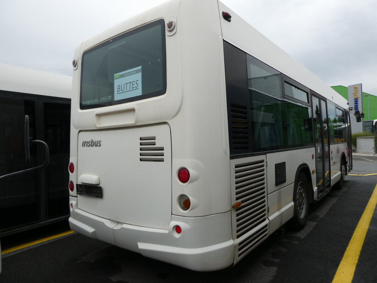 (228'705) - Taxicab, Neuch�tel - Irisbus am 3. Oktober 2021 in Kerzers, Interbus
