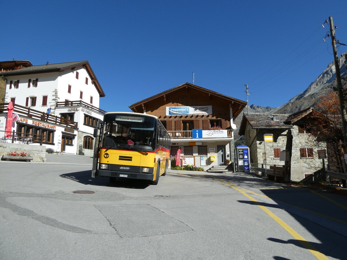 (228'764) - Oser, B�rchen - VS 93'575 - NAW/Lauber (ex Epiney, Ayer) am 10. Oktober 2021 in Arolla, Post