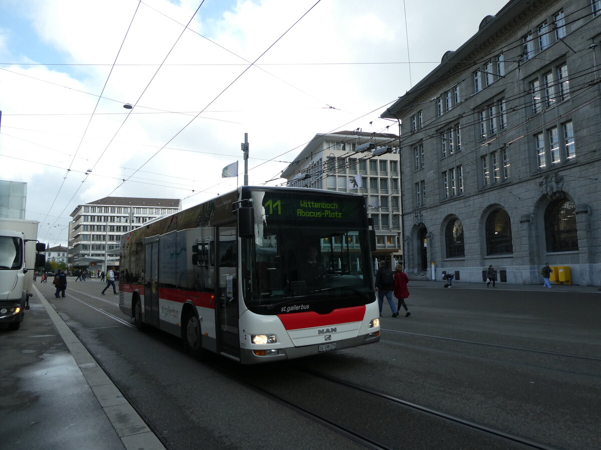 (229'062) - St. Gallerbus, St. Gallen - Nr. 270/SG 198'270 - MAN/G�ppel am 13. Oktober 2021 beim Bahnhof St. Gallen