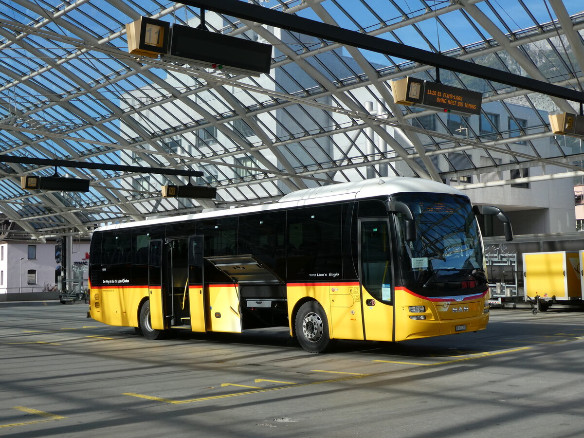 (229'233) - PostAuto Graub�nden - GR 173'203 - MAN am 15. Oktober 2021 in Chur, Postautostation