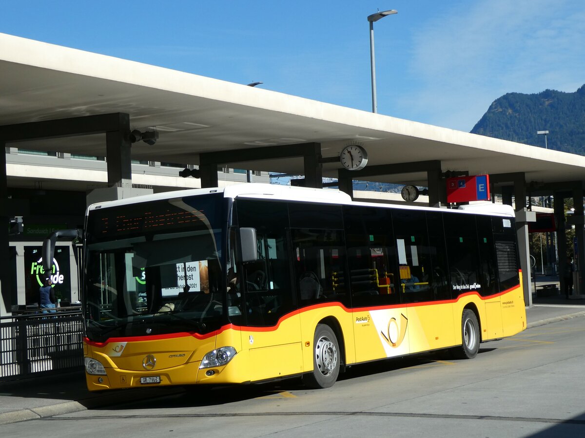 (229'242) - D�nser, Trimmis - GR 7905 - Mercedes am 15. Oktober 2021 beim Bahnhof Chur