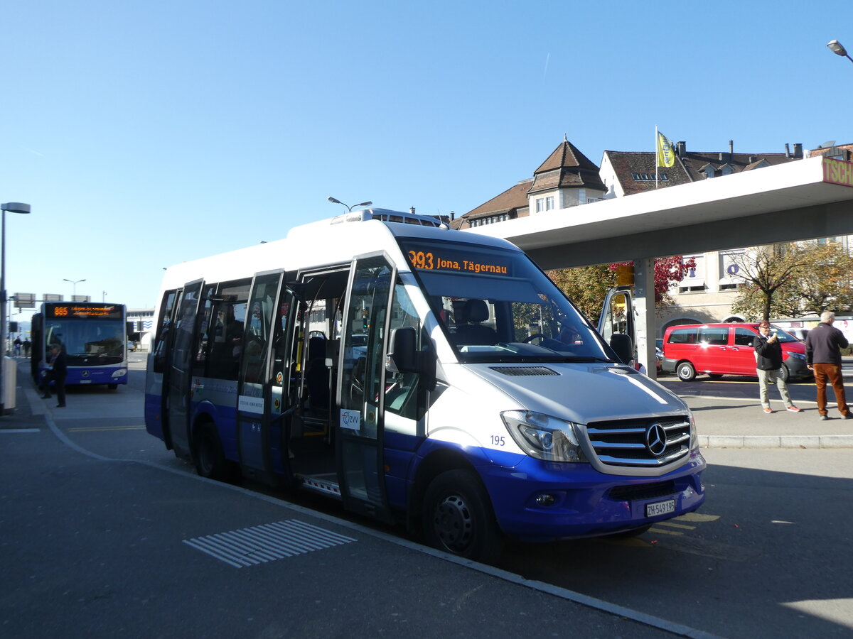 (229'781) - VZO Gr�ningen - Nr. 195/ZH 549'195 - Mercedes am 23. Oktober 2021 beim Bahnhof Rapperswil