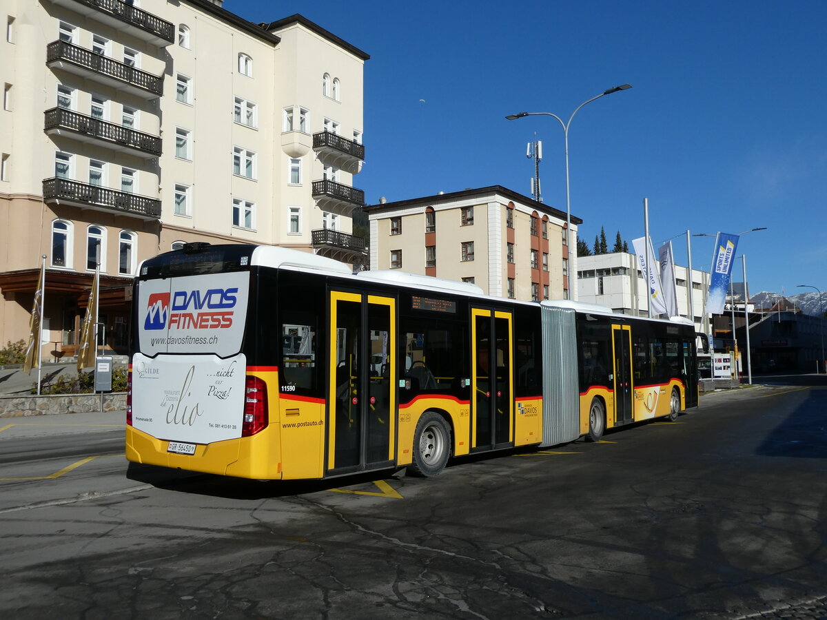 (230'524) - PostAuto Graub�nden - GR 56'450 - Mercedes am 12. November 2021 beim Bahnhof Davos Dorf