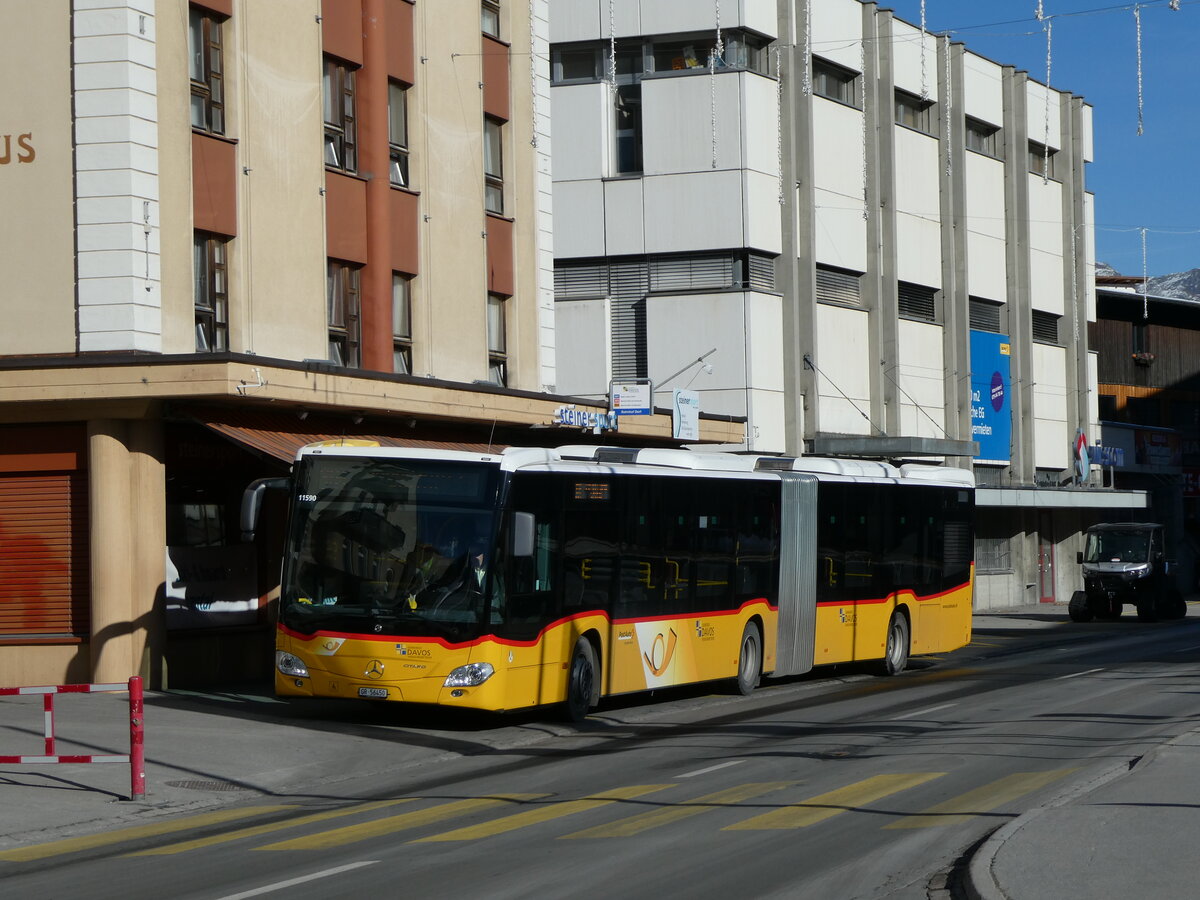 (230'526) - PostAuto Graub�nden - GR 56'450 - Mercedes am 12. November 2021 beim Bahnhof Davos Dorf