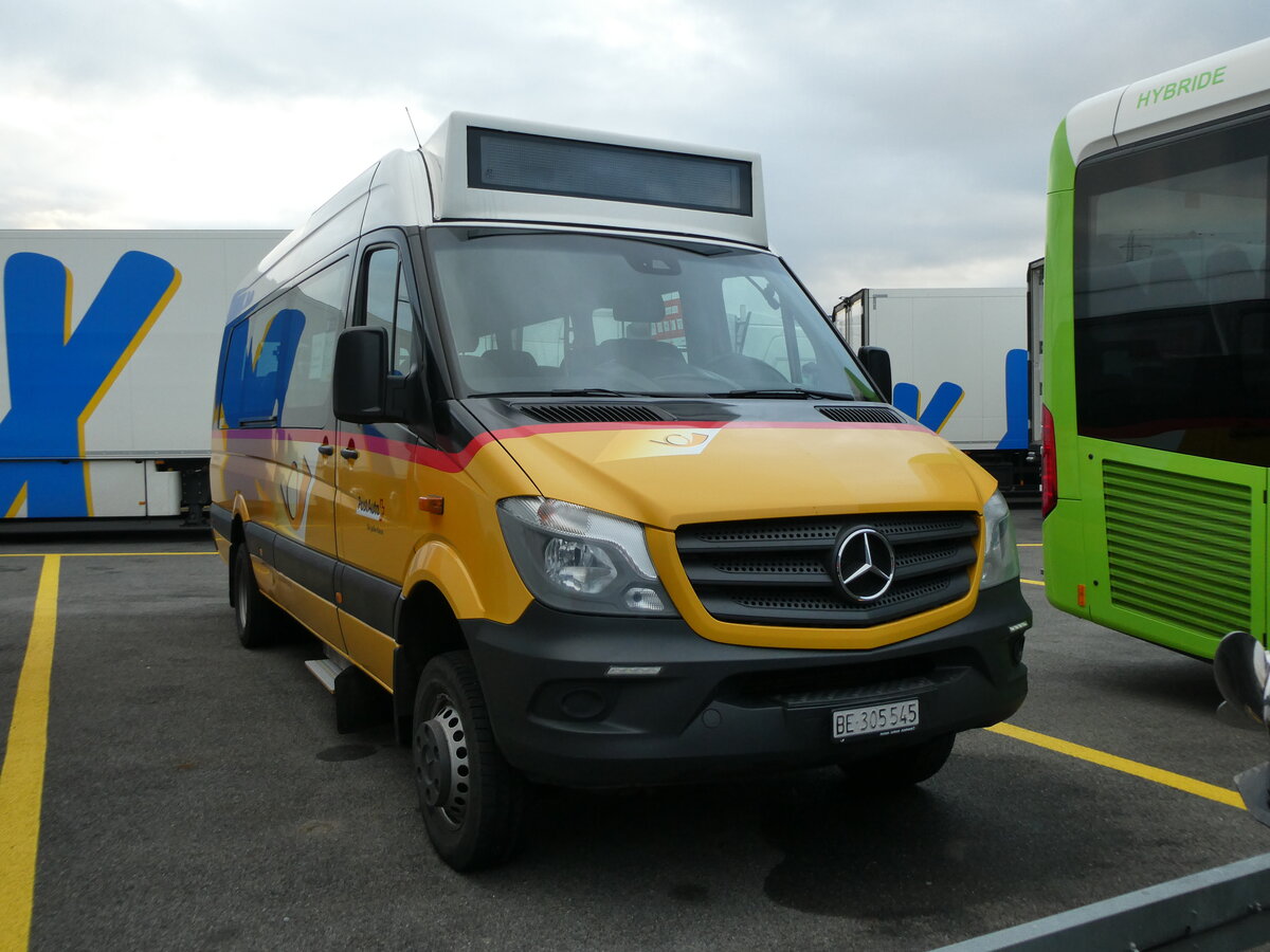 (230'733) - K�bli, Gstaad - BE 305'545 - Mercedes am 13. November 2021 in Kerzers, Interbus