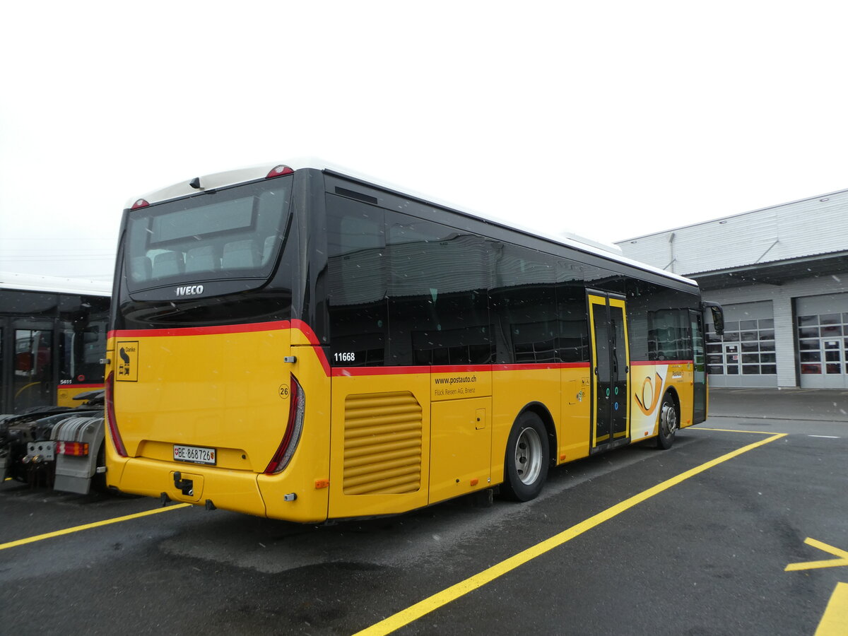 (231'030) - Fl�ck, Brienz - Nr. 26/BE 868'726 - Iveco am 28. November 2021 in Kerzers, Interbus