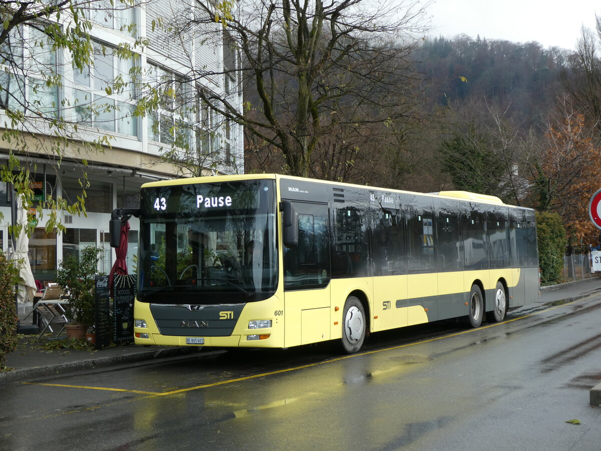 (231'044) - STI Thun - Nr. 601/BE 865'601 - MAN am 5. Dezember 2021 bei der Schiffl�ndte Thun