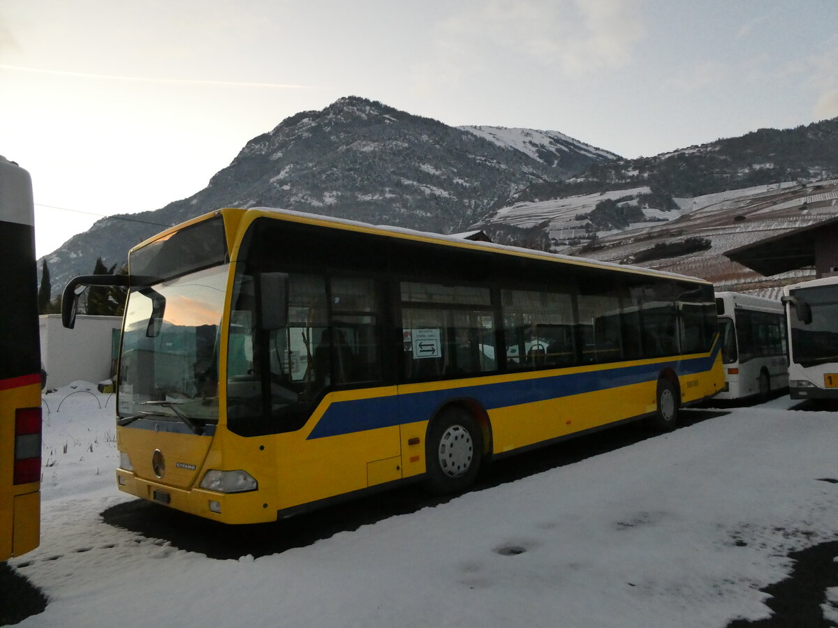 (231'205) - T�l�-Evol�ne, Evol�ne - Mercedes (ex BLT Oberwil Nr. 34) am 12. Dezember 2021 in Leytron, Garage Buchard