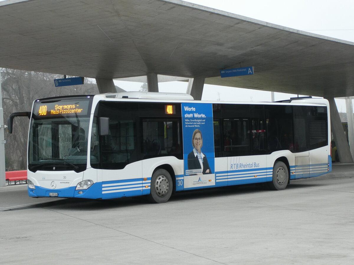 (231'354) - RTB Altst�tten - Nr. 30/SG 309'266 - Mercedes am 15. Dezember 2021 beim Bahnhof Buchs