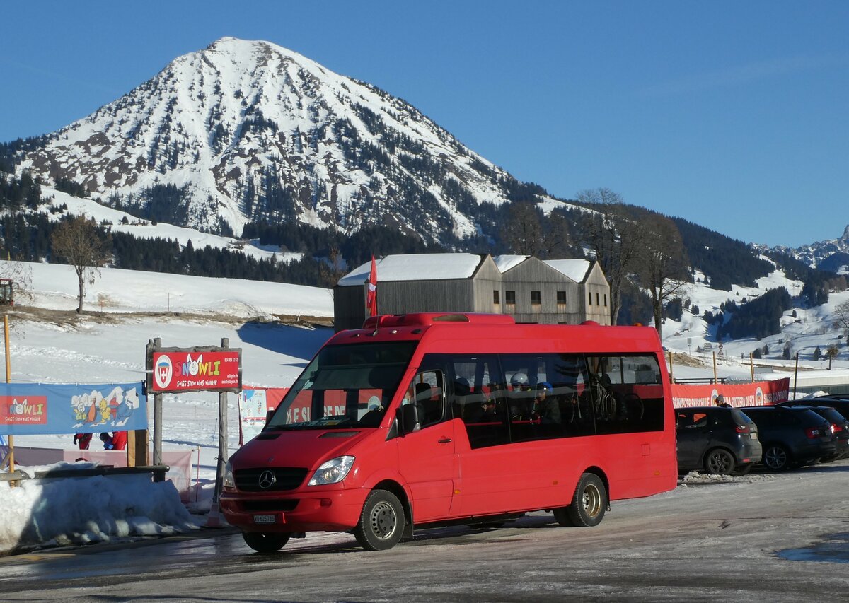 (231'451) - Leysin-Excursions, Leysin - VD 625'785 - Mercedes (ex VZO Gr�ningen Nr. 251) am 18. Dezember 2021 in Leysin, Centre sportif