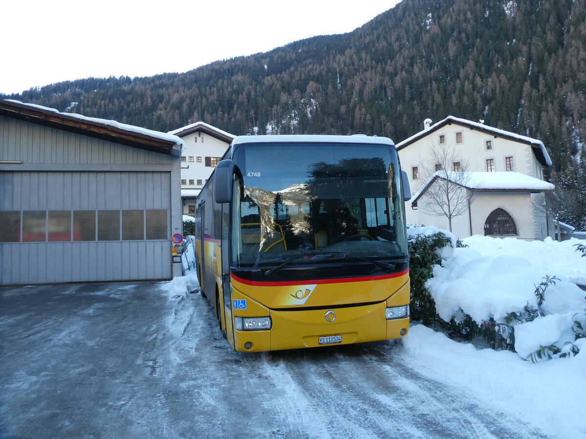 (231'480) - TMR Martigny - Nr. 128/VS 113'534 - Irisbus am 18. Dezember 2021 in Le Ch�ble, Garage