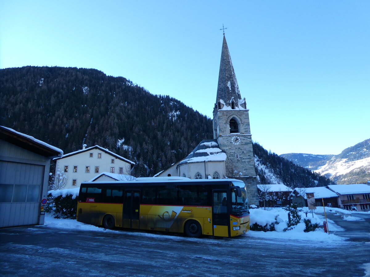 (231'482) - TMR Martigny - Nr. 128/VS 113'534 - Irisbus am 18. Dezember 2021 in Le Ch�ble, Garage