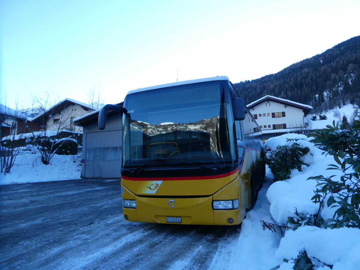 (231'490) - TMR Martigny - Nr. 128/VS 113'534 - Irisbus am 18. Dezember 2021 in Le Ch�ble, Garage