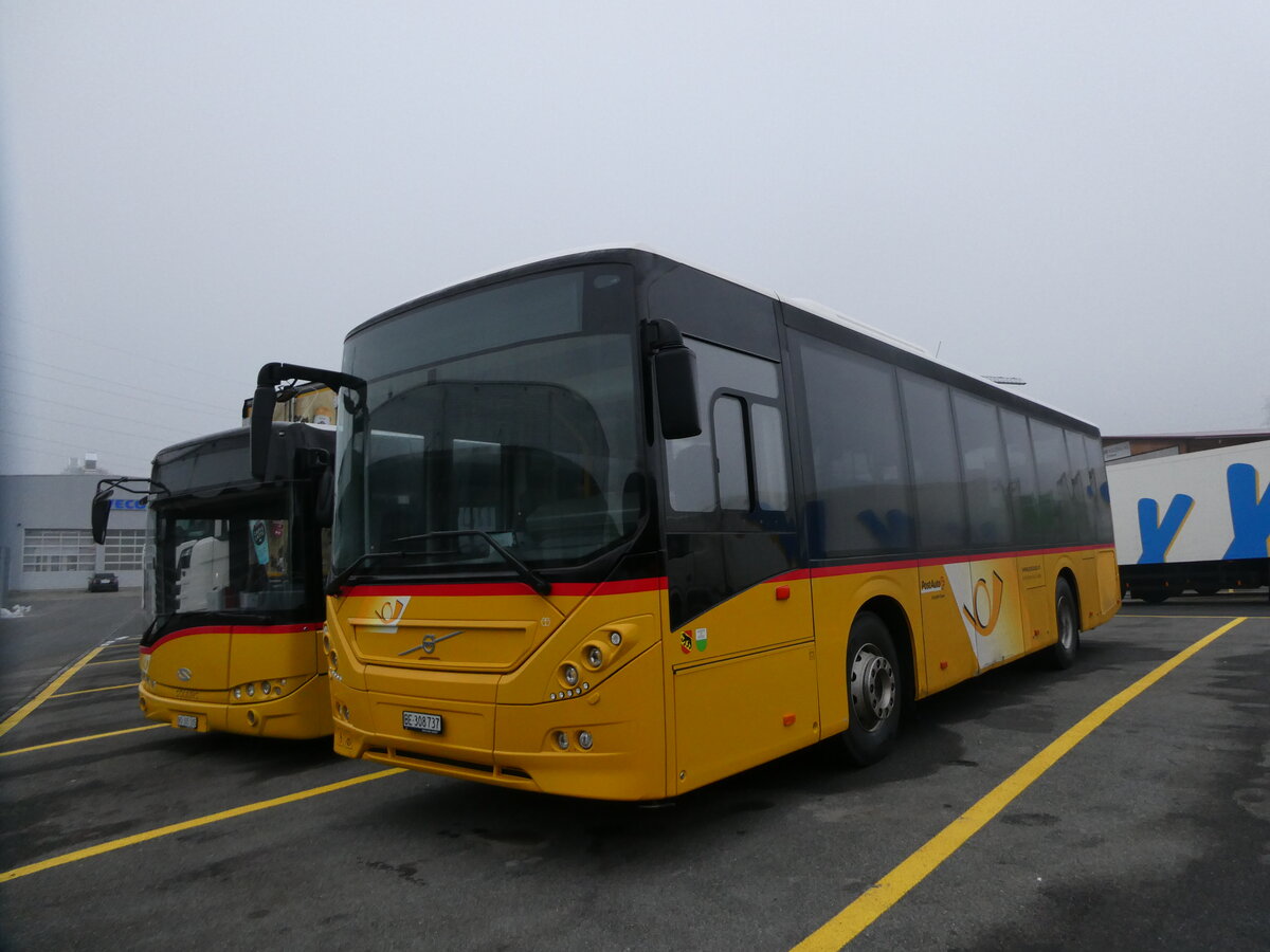 (231'510) - K�bli, Gstaad - BE 308'737 - Volvo am 19. Dezember 2021 in Kerzers, Interbus