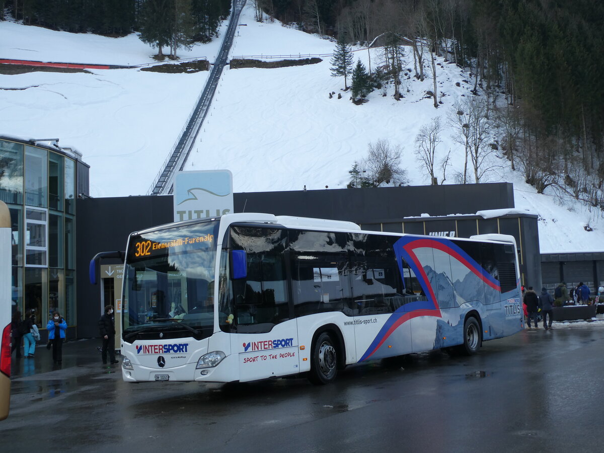 (231'578) - EAB Engelberg - Nr. 5/OW 10'241 - Mercedes (ex VZO Gr�ningen; ex Vorf�hrfahrzeug) am 26. Dezember 2021 in Engelberg, Talstation Titlis