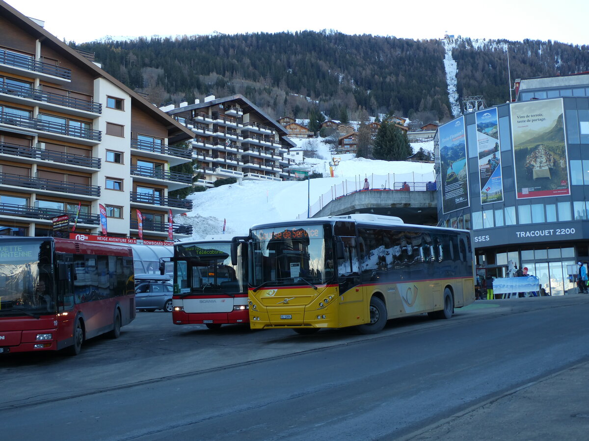 (231'629) - Lathion, Sion - Nr. 1/VS 12'894 - Volvo am 1. Januar 2022 in Haute-Nendaz, T�l�cabine