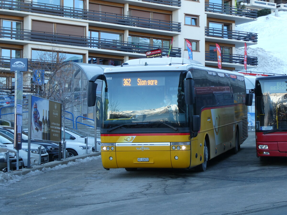 (231'632) - Lathion, Sion - Nr. 6/VS 12'672 - Van Hool am 1. Januar 2022 in Haute-Nendaz, T�l�cabine