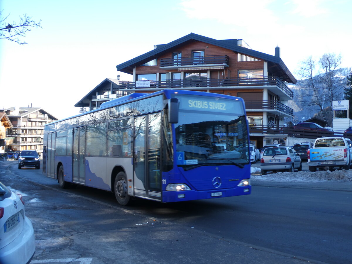 (231'643) - Lathion, Sion - Nr. 11/VS 5368 - Mercedes (ex VZO Gr�ningen Nr. 74) am 1. Januar 2022 in Haute-Nendaz, T�l�cabine