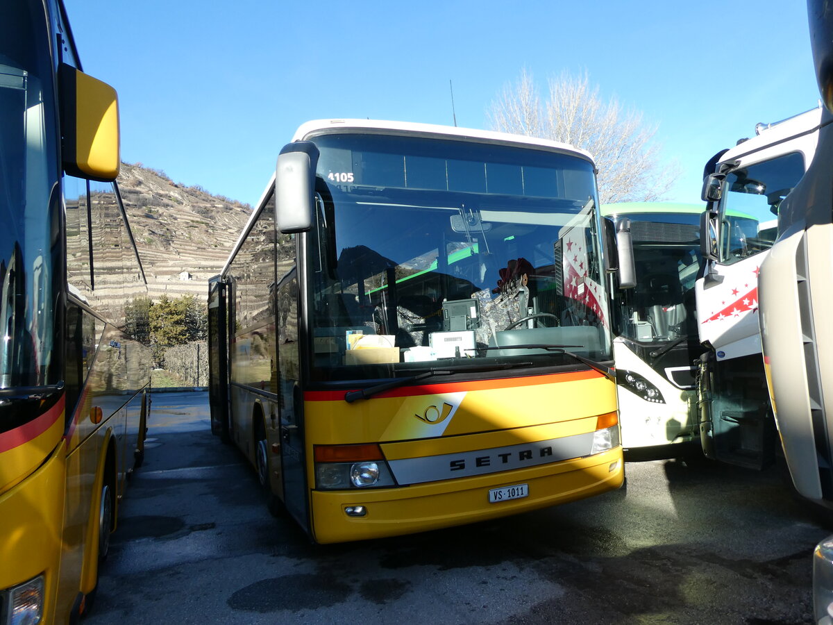 (231'658) - Ev�quoz, Erde - VS 1011 - Setra am 1. Januar 2022 in Sion, Iveco