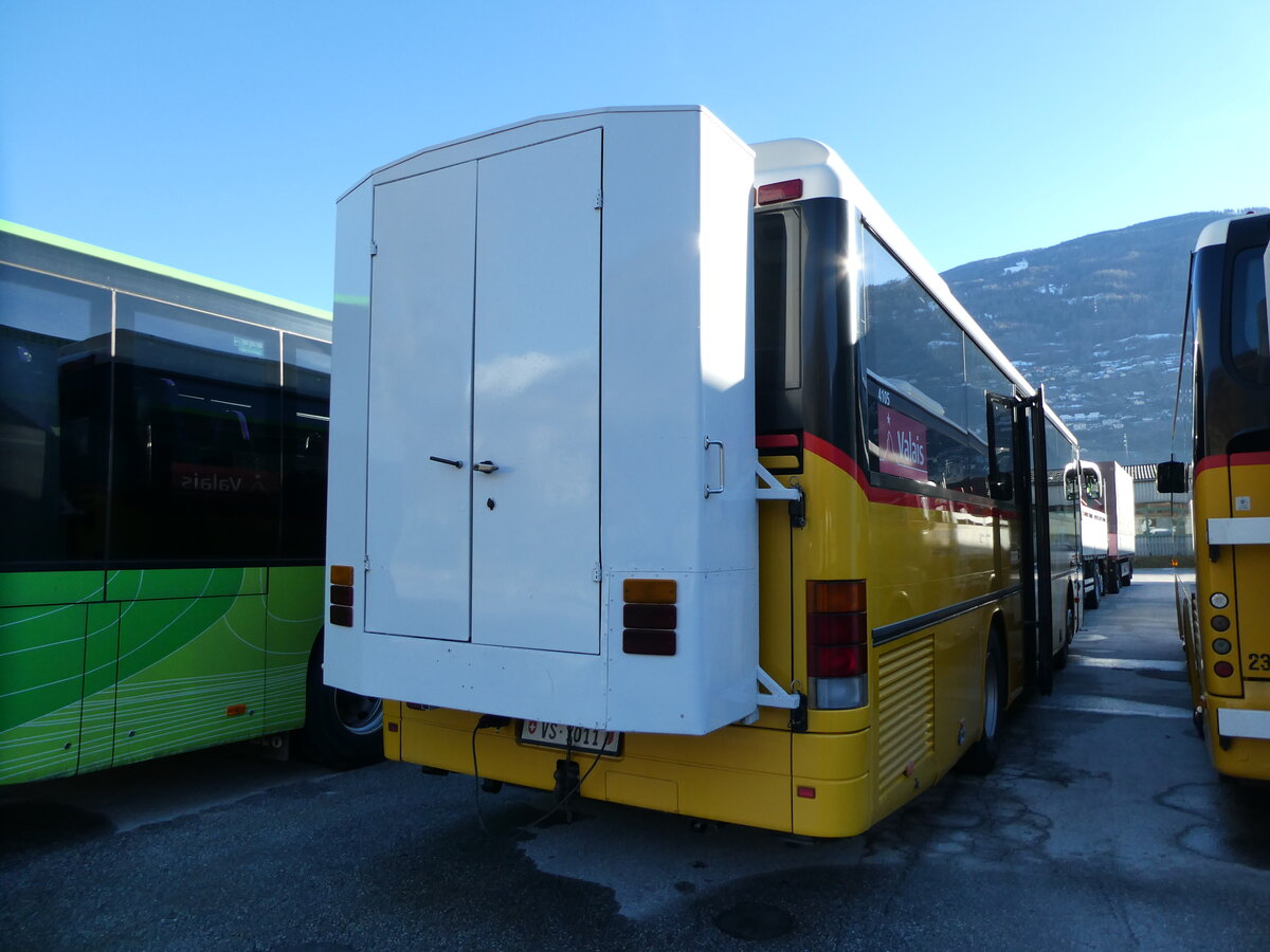 (231'663) - Ev�quoz, Erde - VS 1011 - Setra am 1. Januar 2022 in Sion, Iveco