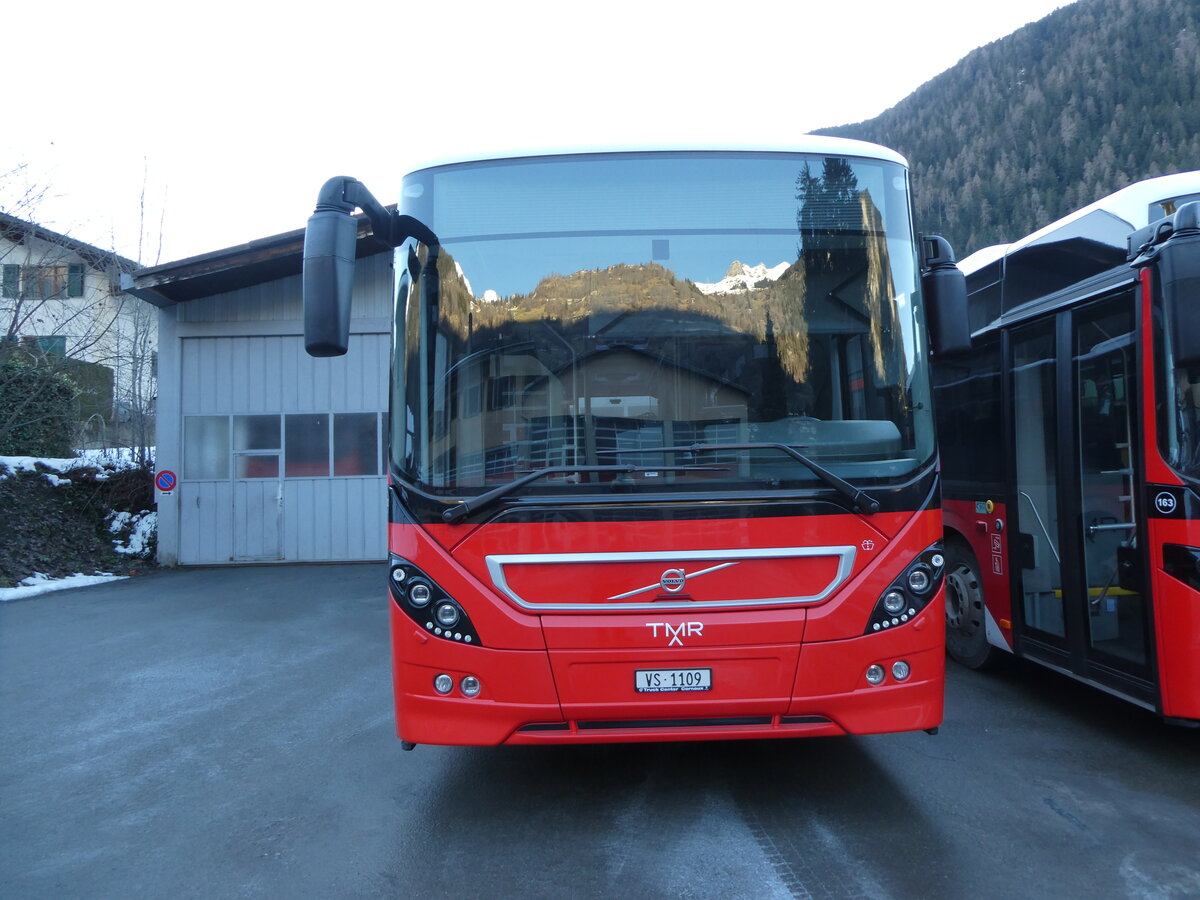 (231'676) - TMR Martigny - Nr. 162/VS 1109 - Volvo am 1. Januar 2022 in Le Ch�ble, Garage