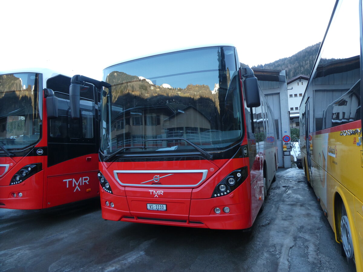 (231'679) - TMR Martigny - Nr. 163/VS 1110 - Volvo am 1. Januar 2022 in Le Ch�ble, Garage