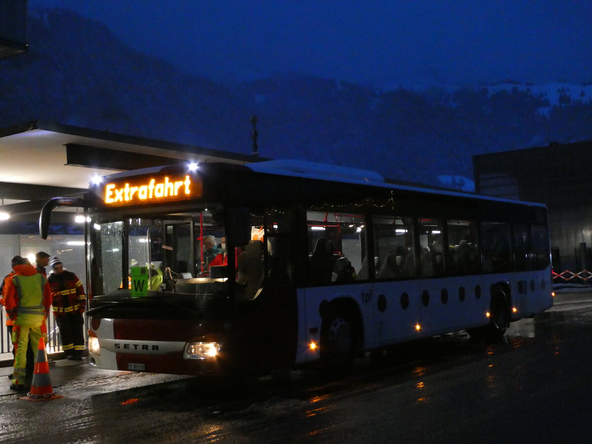 (231'786) - Wieland, Murten - Nr. 58/FR 300'636 - Setra am 9. Januar 2022 beim Bahnhof Frutigen