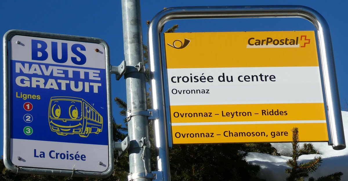 (232'079) - BUS NAVETTE/PostAuto-Haltestellenschilder - Ovronnaz, La Crois�e + crois�e du centre - am 18. Januar 2022