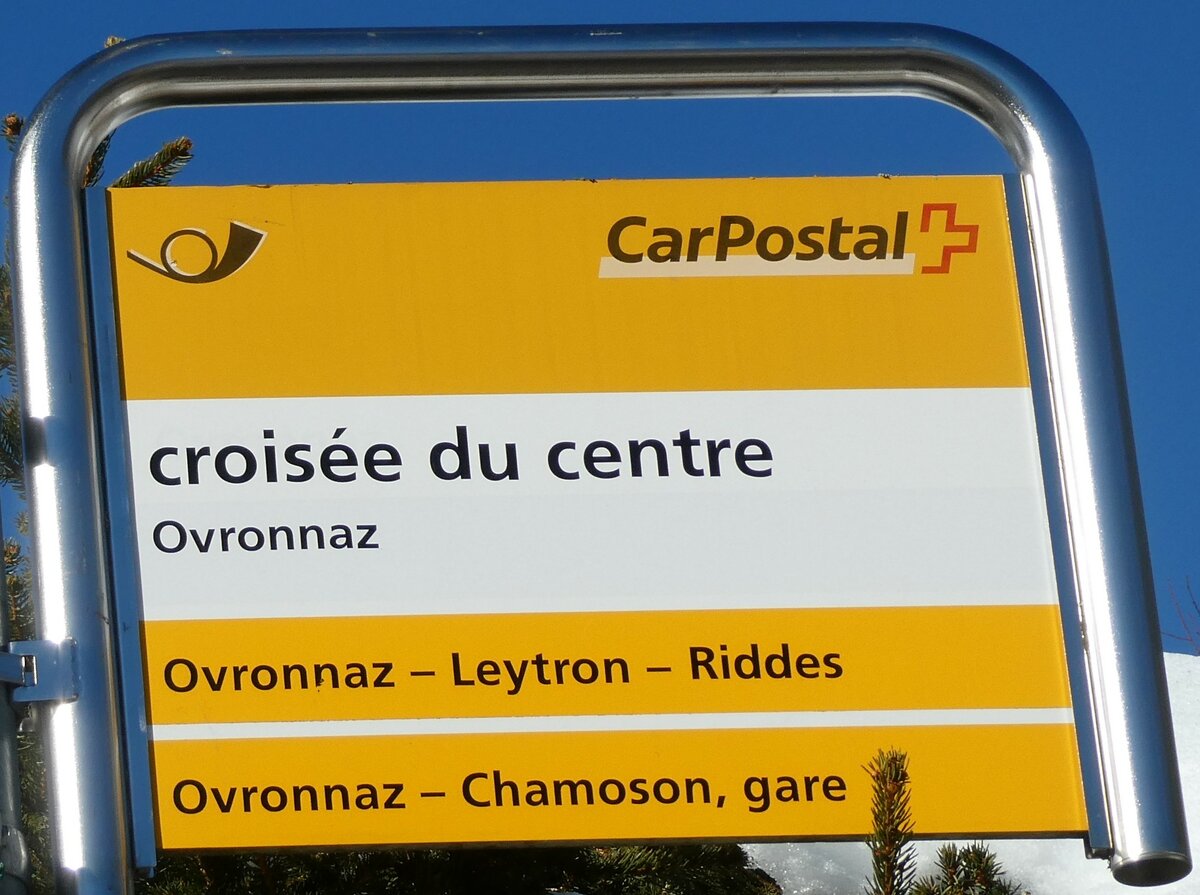 (232'080) - PostAuto-Haltestellenschild - Ovronnaz, crois�e du centre - am 18. Januar 2022